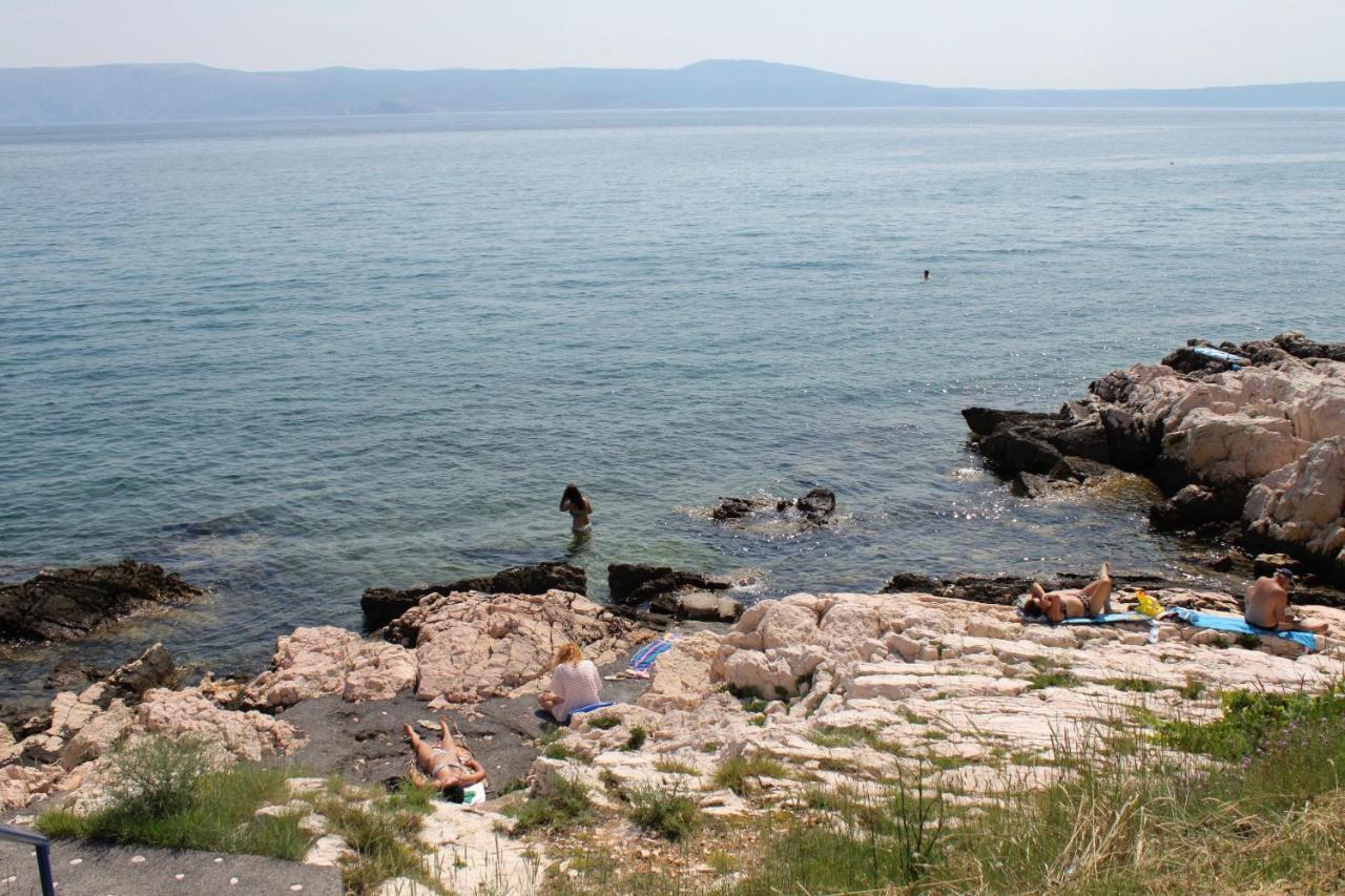 Apartments By The Sea Novi Vinodolski - 5558 外观 照片