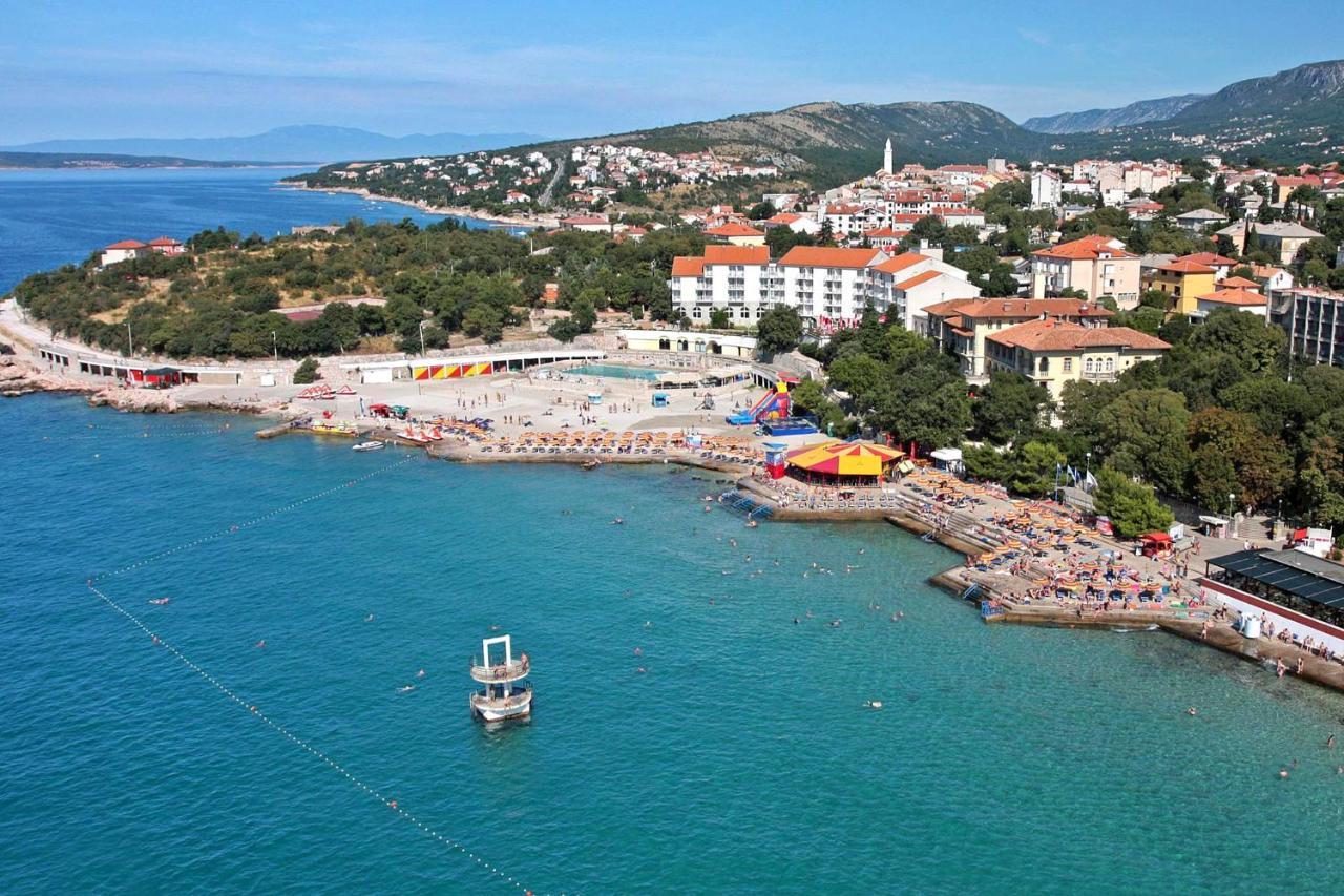 Apartments By The Sea Novi Vinodolski - 5558 外观 照片