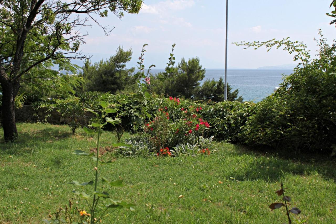 Apartments By The Sea Novi Vinodolski - 5558 外观 照片