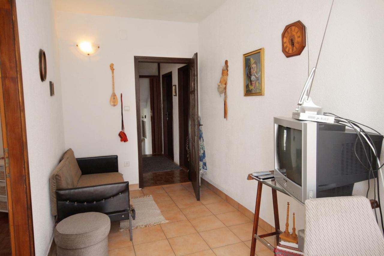 Apartments By The Sea Novi Vinodolski - 5558 外观 照片
