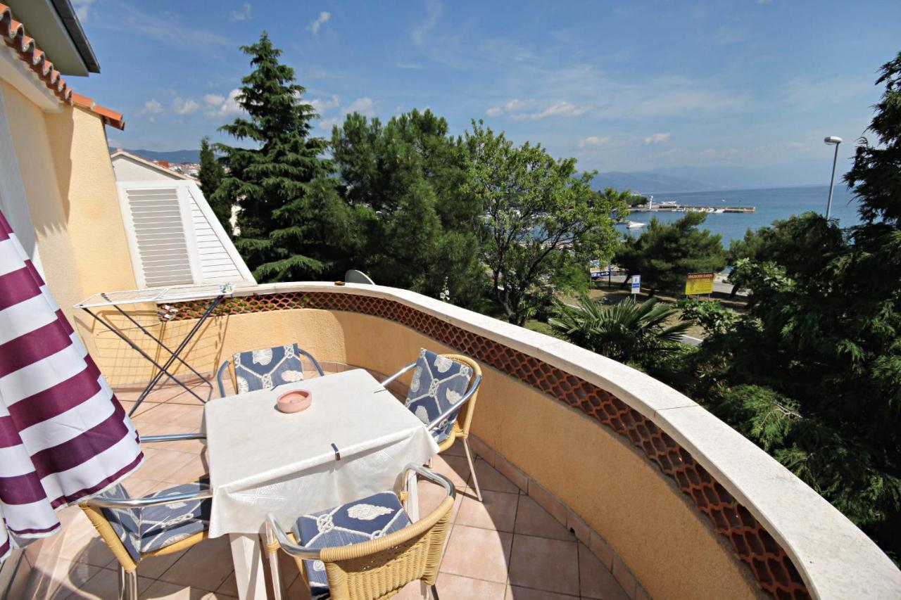 Apartments By The Sea Novi Vinodolski - 5558 外观 照片