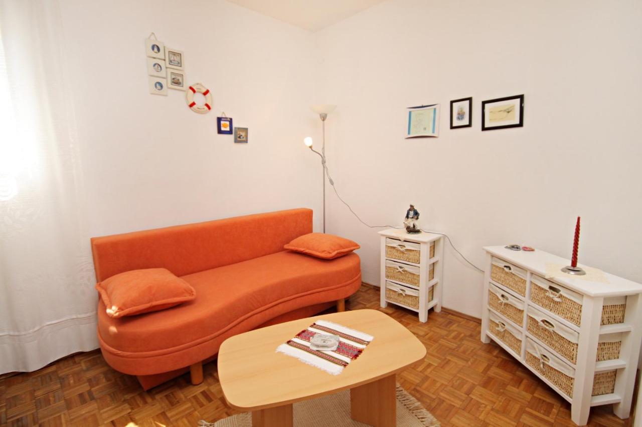 Apartments By The Sea Novi Vinodolski - 5558 外观 照片