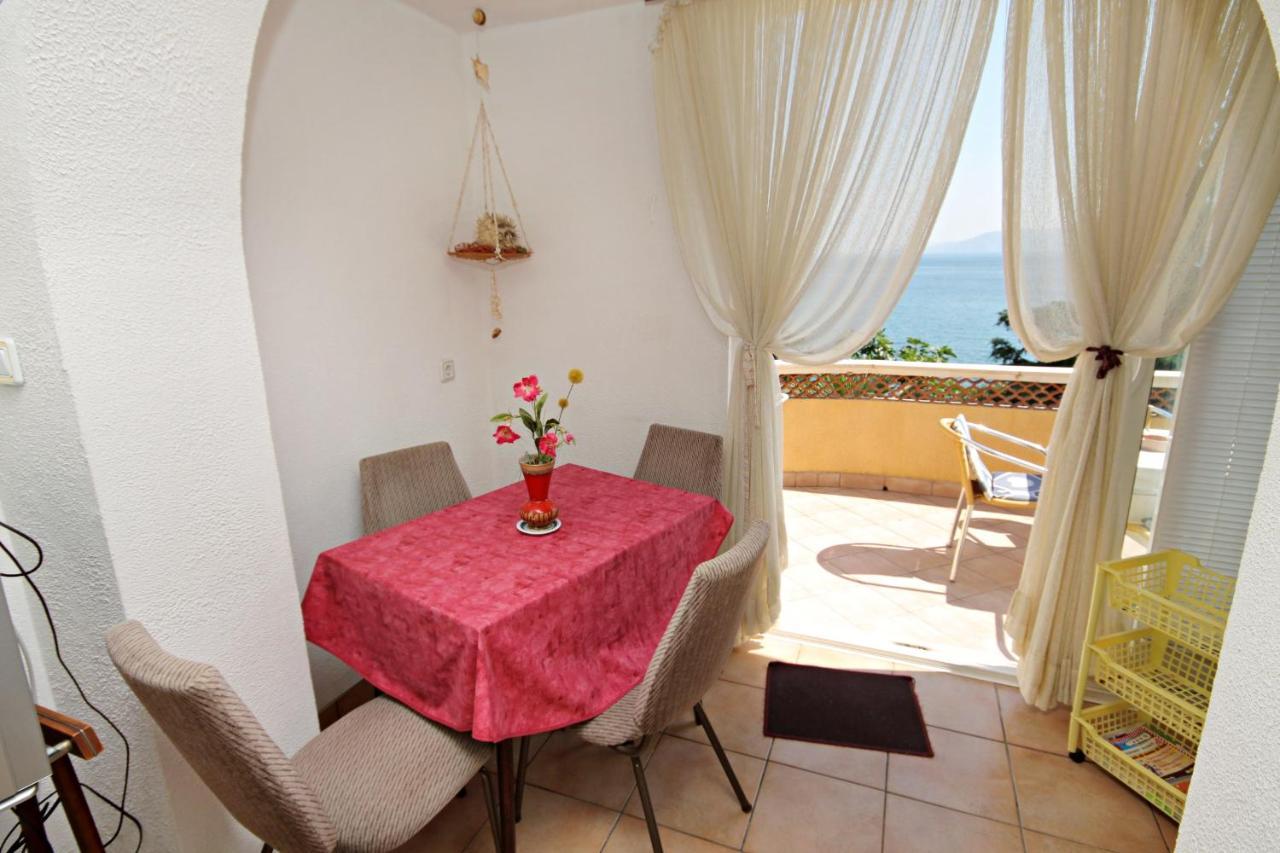 Apartments By The Sea Novi Vinodolski - 5558 外观 照片